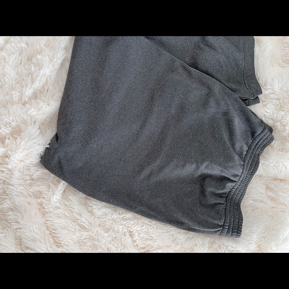 Men - Reebok sweat pants. Side pockets. - Picture 3 of 4
